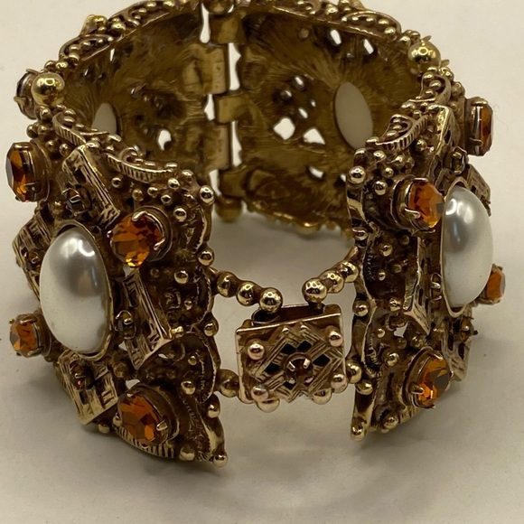 Vintage Filigree Brass Bracelet. Rhinestone Faux pearl wide high end 6”in - Picture 4 of 13